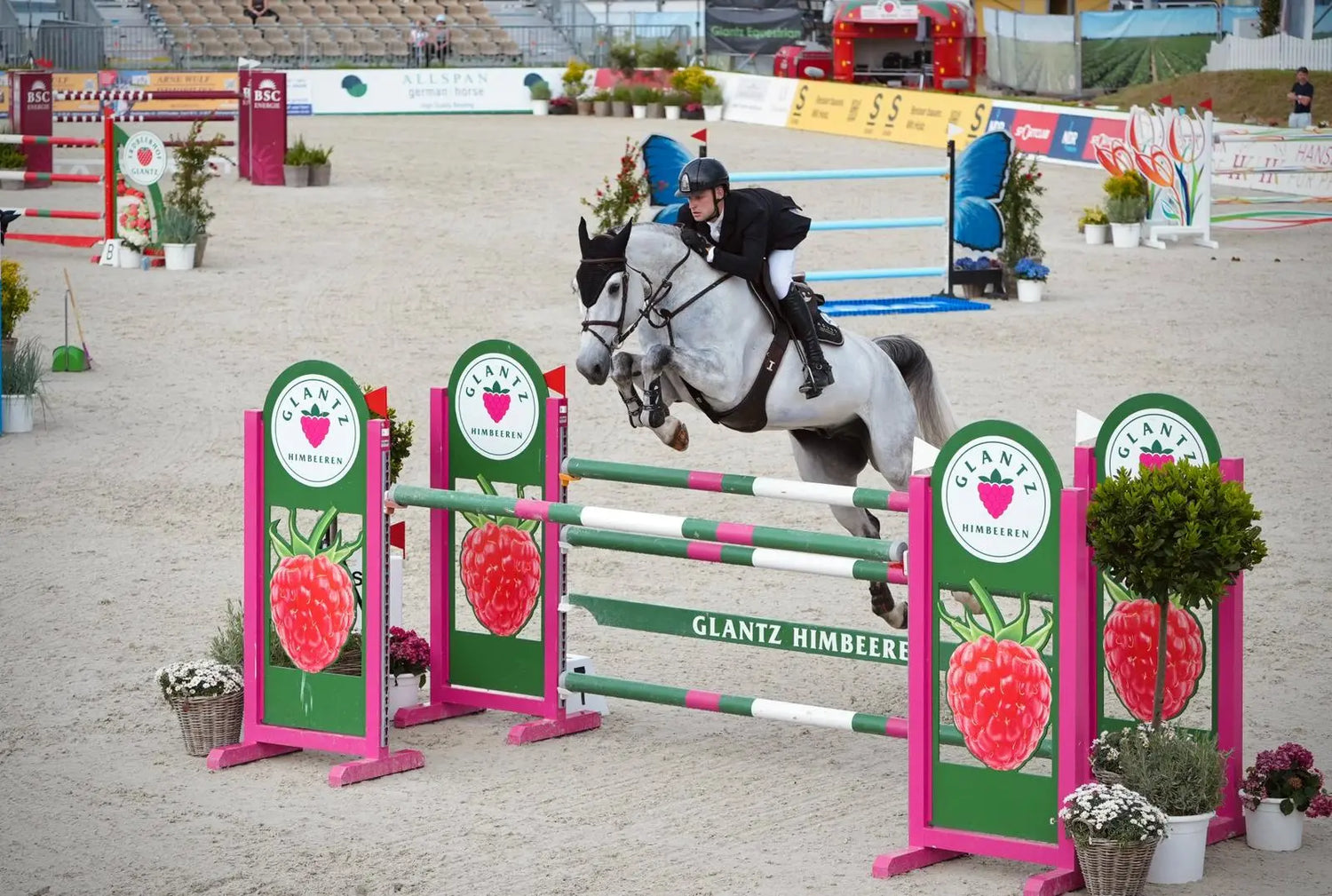 Enno Klaphake beim Springreiten